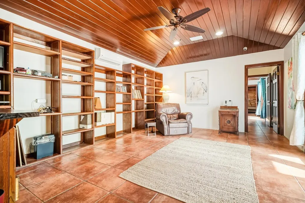 Pineseed Road 15 New Providence Paradise Island BS