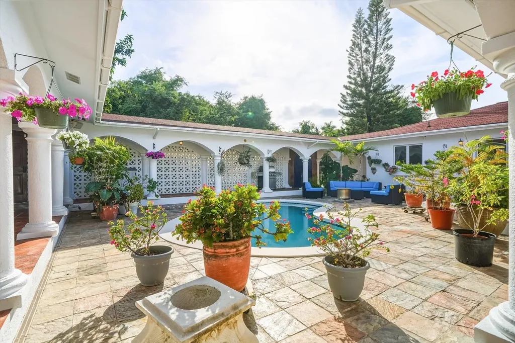 Pineseed Road 15 New Providence Paradise Island BS