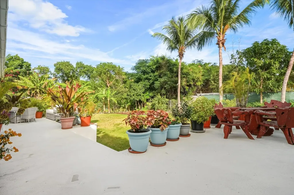 Pineseed Road 15 New Providence Paradise Island BS