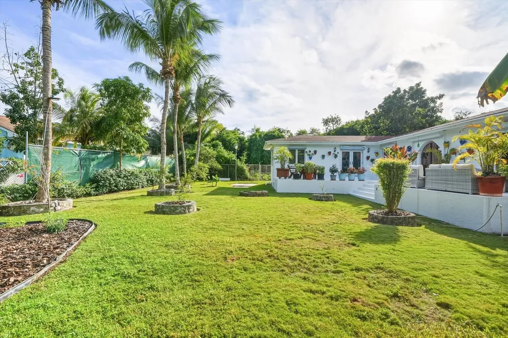 Pineseed Road 15 New Providence Paradise Island BS