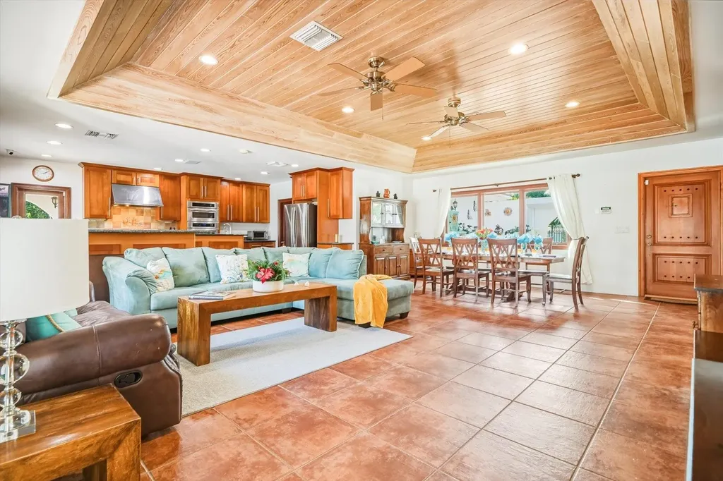 Pineseed Road 15 New Providence Paradise Island BS