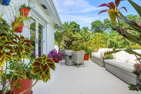 Pineseed Road 15 New Providence Paradise Island BS