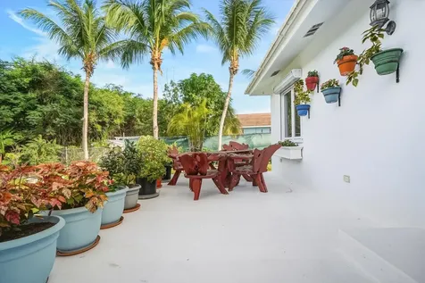 Pineseed Road 15 New Providence Paradise Island BS