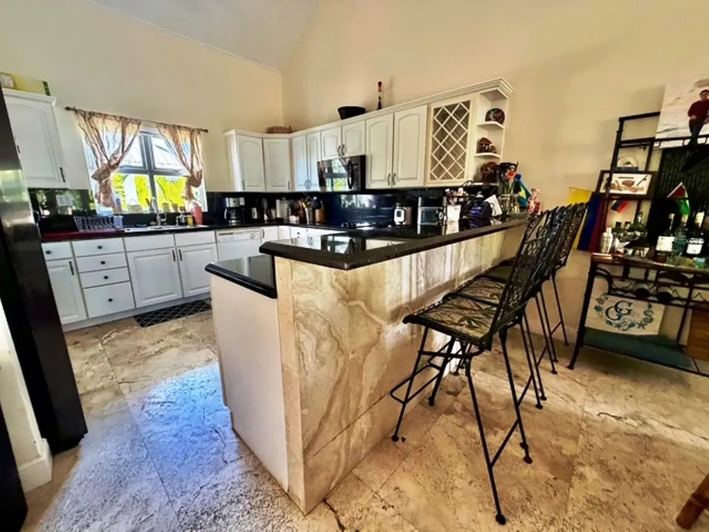 18 Shoreline Grand Bahama Freeport BS