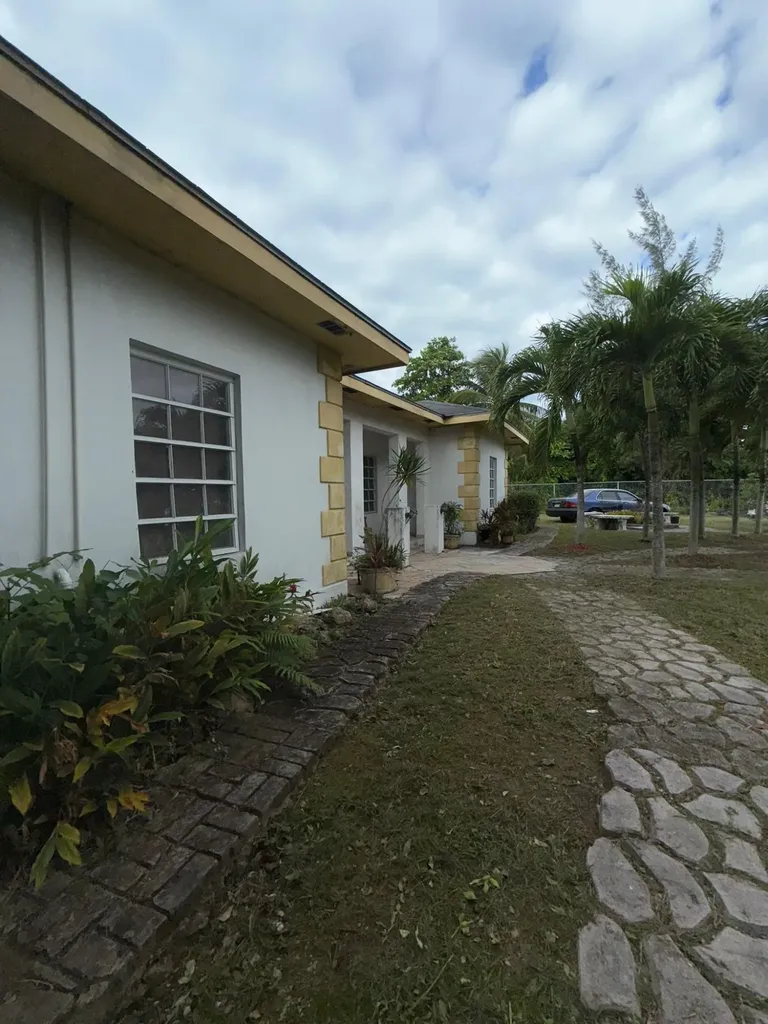 Palm Breeze Drive N.p. New Providence Paradise Island BS