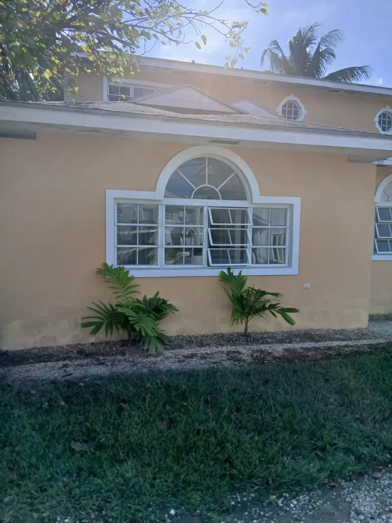 Off W Bay St, Seabeach 3 New Providence Paradise Island BS