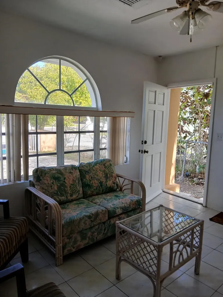 Off W Bay St, Seabeach 3 New Providence Paradise Island BS