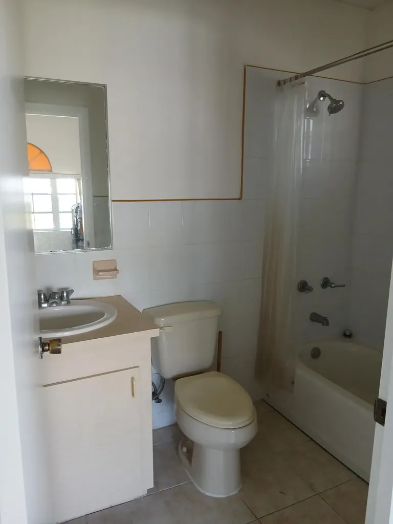 Off W Bay St, Seabeach 3 New Providence Paradise Island BS