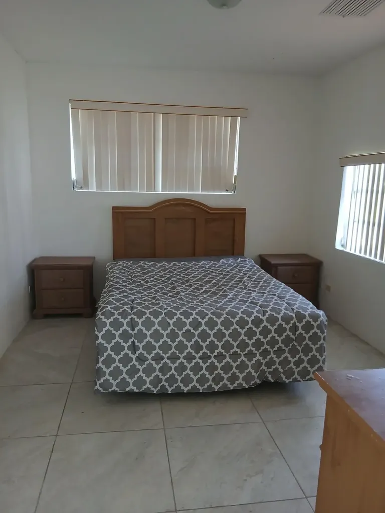 Off W Bay St, Seabeach 3 New Providence Paradise Island BS