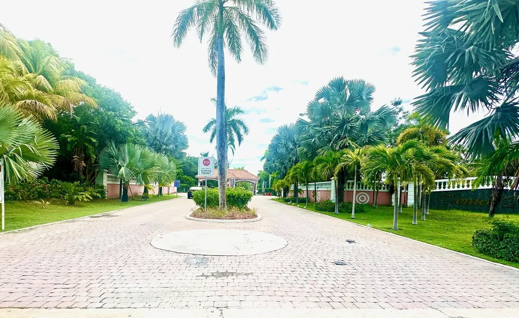 Venice Bay New Providence Paradise Island BS