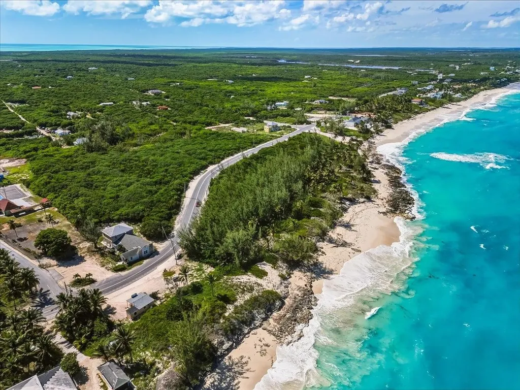 9.872 Acres Queens Highwa Exuma BS