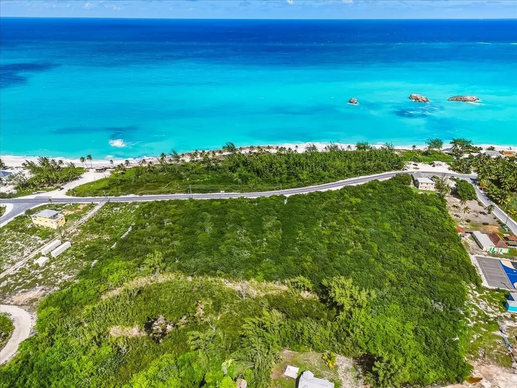 9.872 Acres Queens Highwa Exuma BS