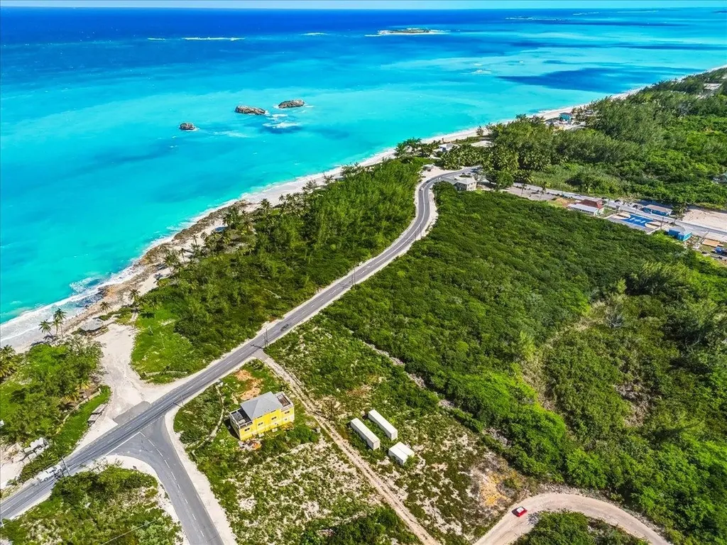 9.872 Acres Queens Highwa Exuma BS