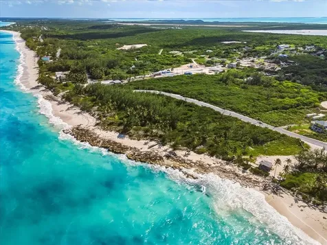 9.872 Acres Queens Highwa Exuma BS