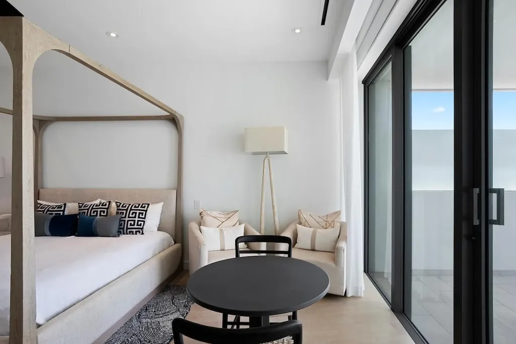 Goldwynn New Providence Paradise Island BS