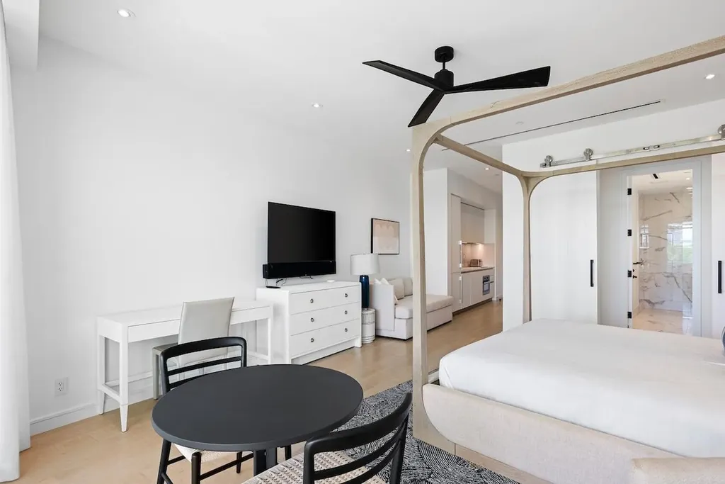 Goldwynn New Providence Paradise Island BS