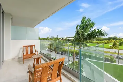 Goldwynn New Providence Paradise Island BS