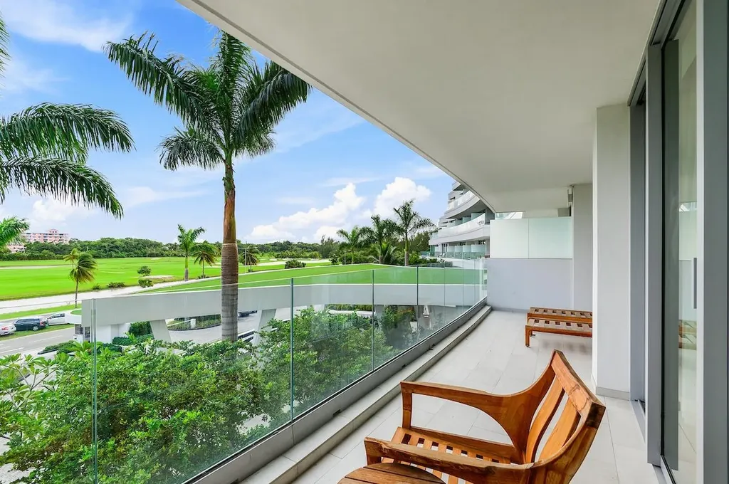 Goldwynn New Providence Paradise Island BS