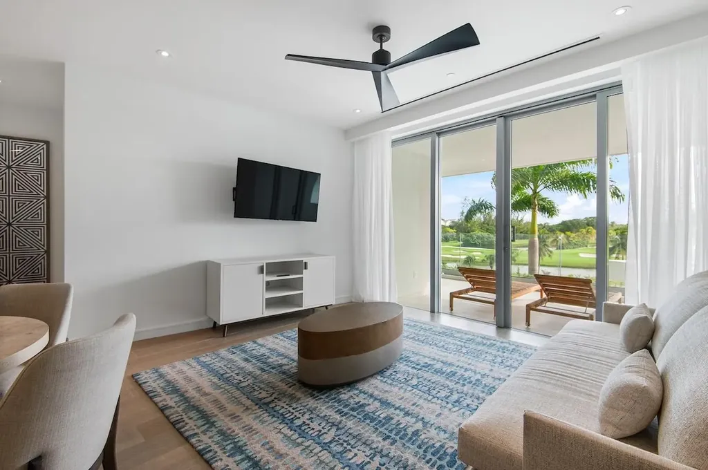 Goldwynn New Providence Paradise Island BS