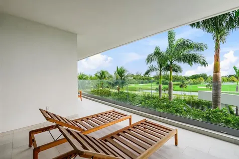 Goldwynn New Providence Paradise Island BS