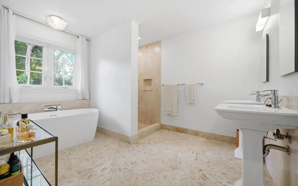 Dar Lalla Edgewater Drive New Providence Paradise Island BS