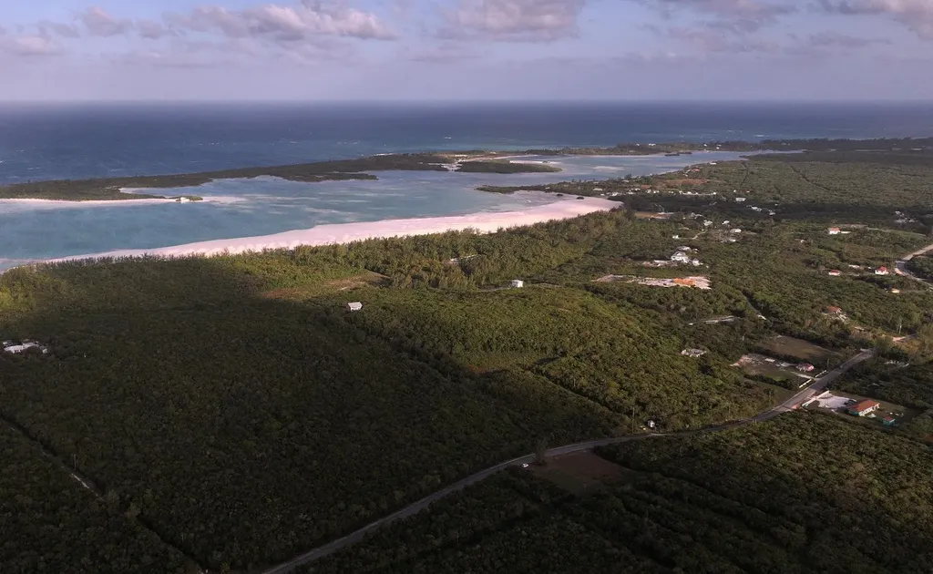Queen's Highway, Savannah Eleuthera BS