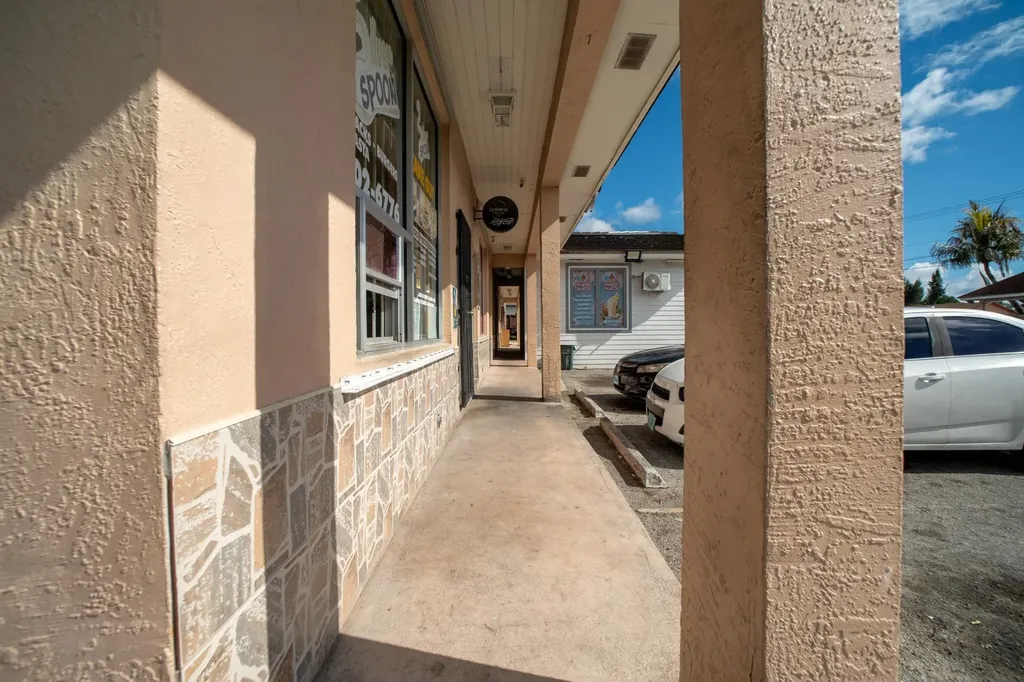 Settler's Way Grand Bahama Freeport BS