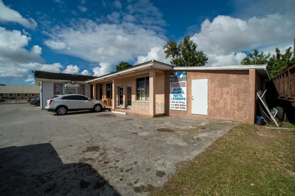 Settler's Way Grand Bahama Freeport BS