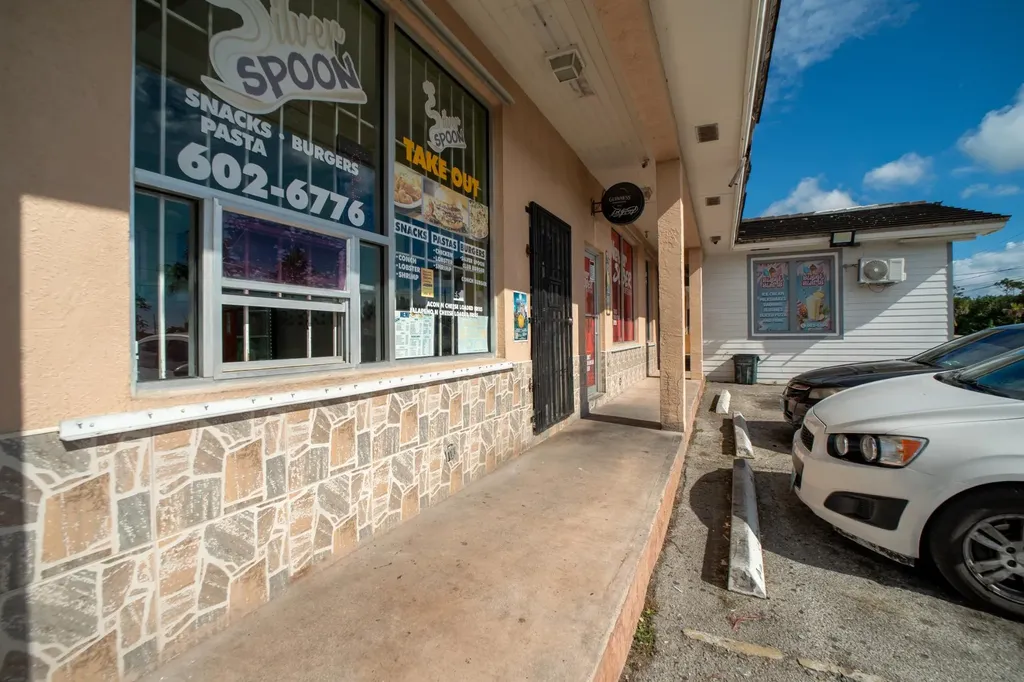 Settler's Way Grand Bahama Freeport BS