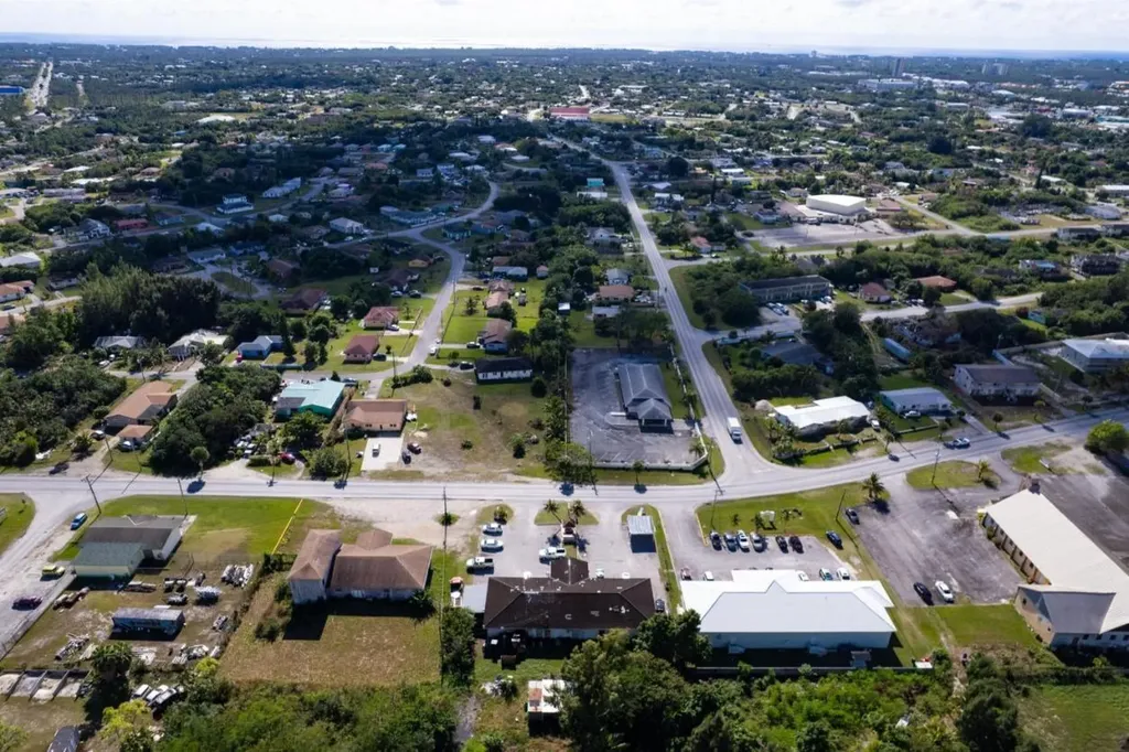 Settler's Way Grand Bahama Freeport BS