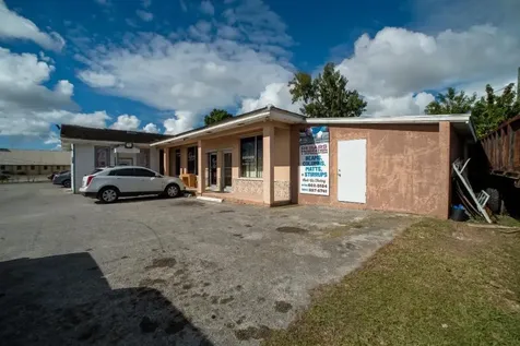 Settler's Way Grand Bahama Freeport BS