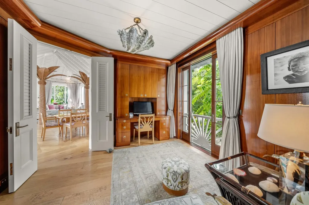 Juicy Hill Eleuthera BS