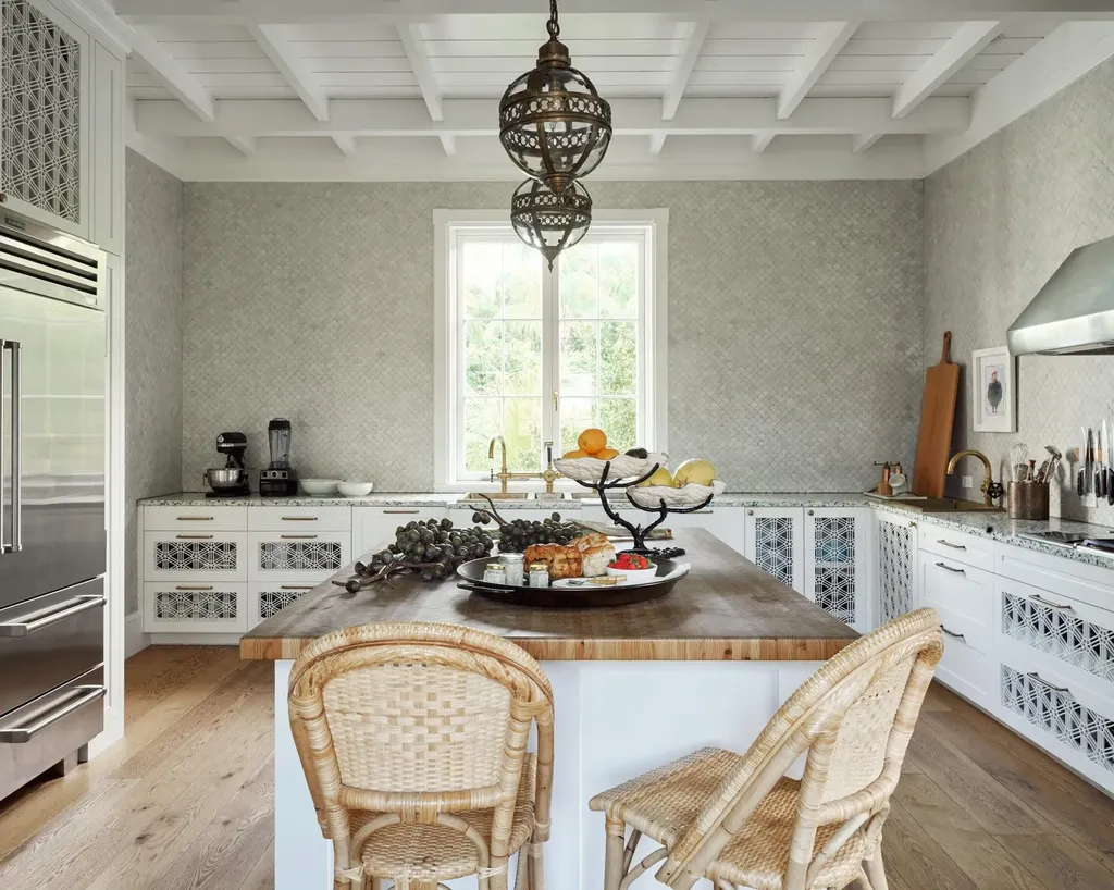 Juicy Hill Eleuthera BS