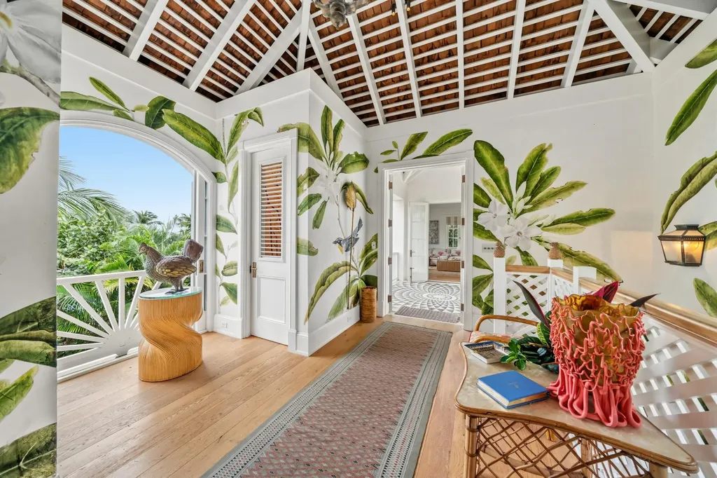 Juicy Hill Eleuthera BS