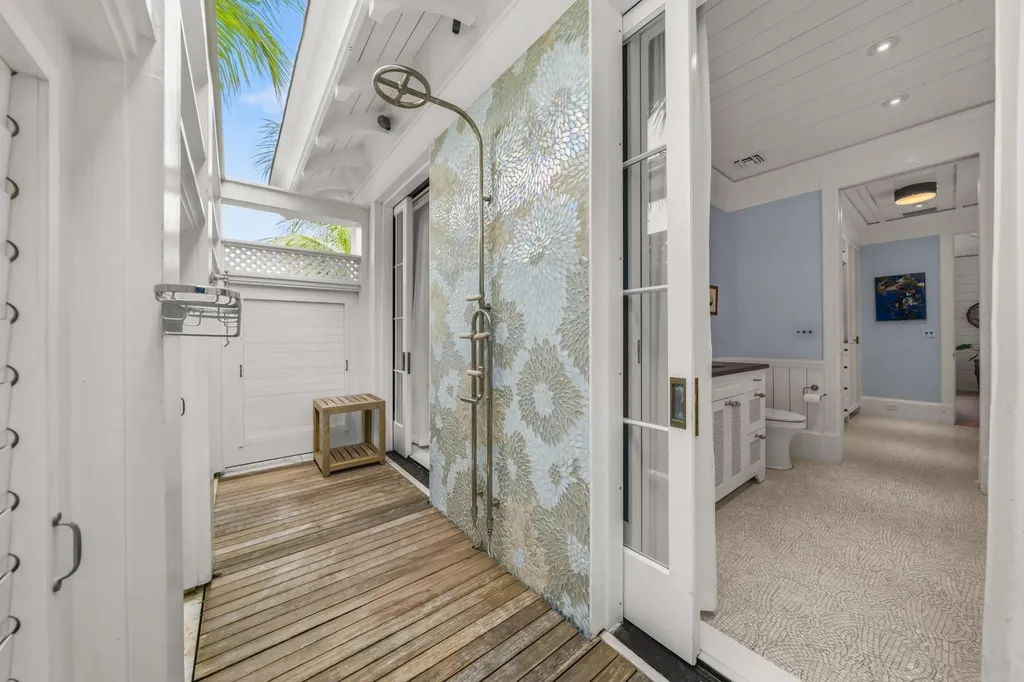 Juicy Hill Eleuthera BS