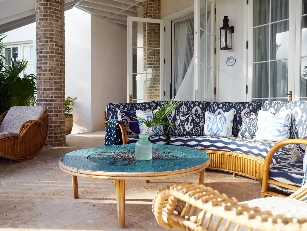 Juicy Hill Eleuthera BS