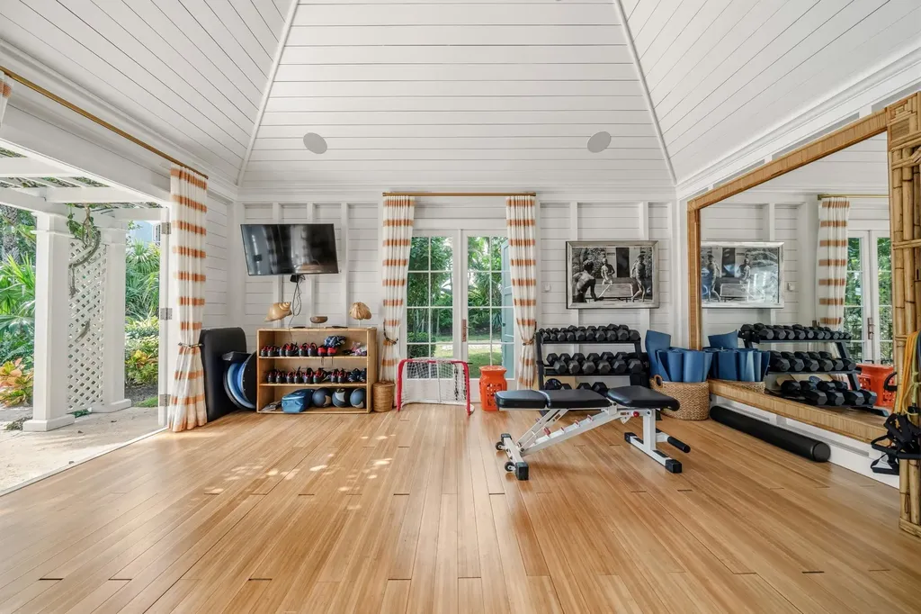 Juicy Hill Eleuthera BS