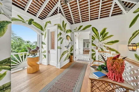 Juicy Hill Eleuthera BS