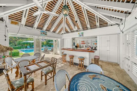 Juicy Hill Eleuthera BS