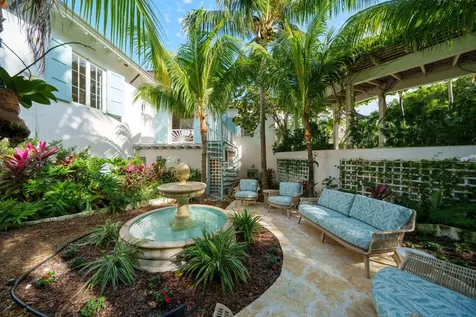 Juicy Hill Eleuthera BS