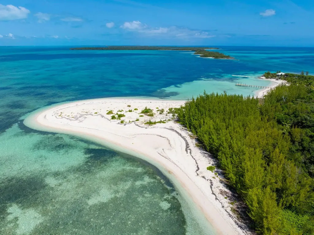 Street Elmo's North Coco Bay Abaco BS