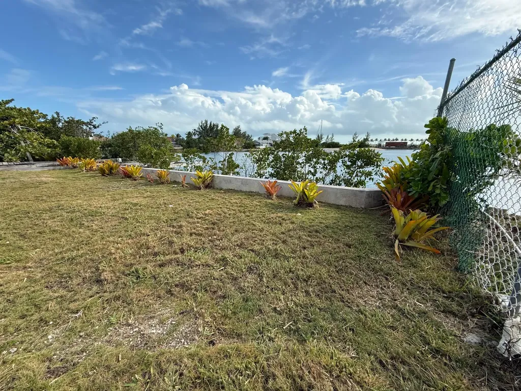 Pipe Creek Drive Yamacraw 10 New Providence Paradise Island BS