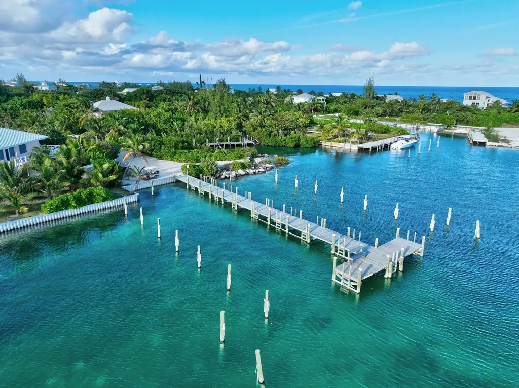 Leeway - Lot 55 North End Abaco BS