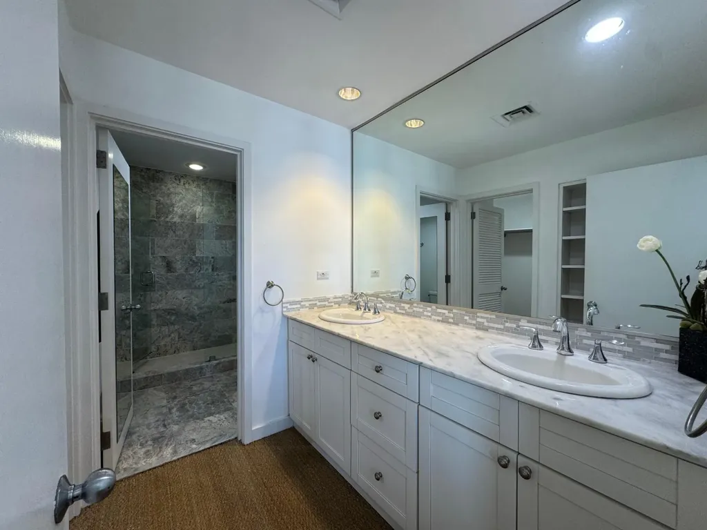 Dicks Point Close New Providence Paradise Island BS