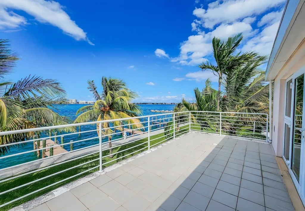 Dicks Point Close New Providence Paradise Island BS