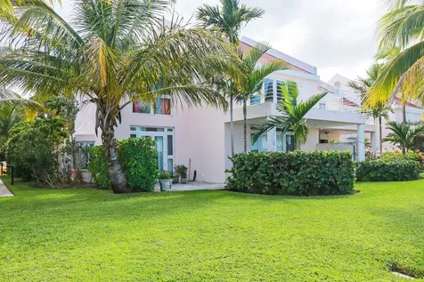 Dicks Point Close New Providence Paradise Island BS