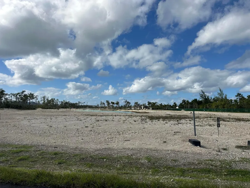 Windsor Lakes Lot 135 New Providence Paradise Island BS