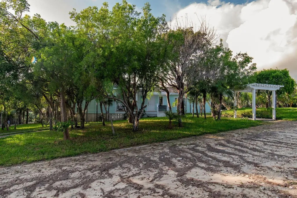 Turtle Pointe Eleuthera BS