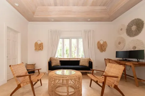 Turtle Pointe Eleuthera BS