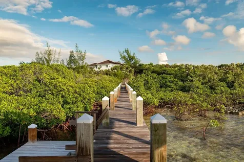 Turtle Pointe Eleuthera BS